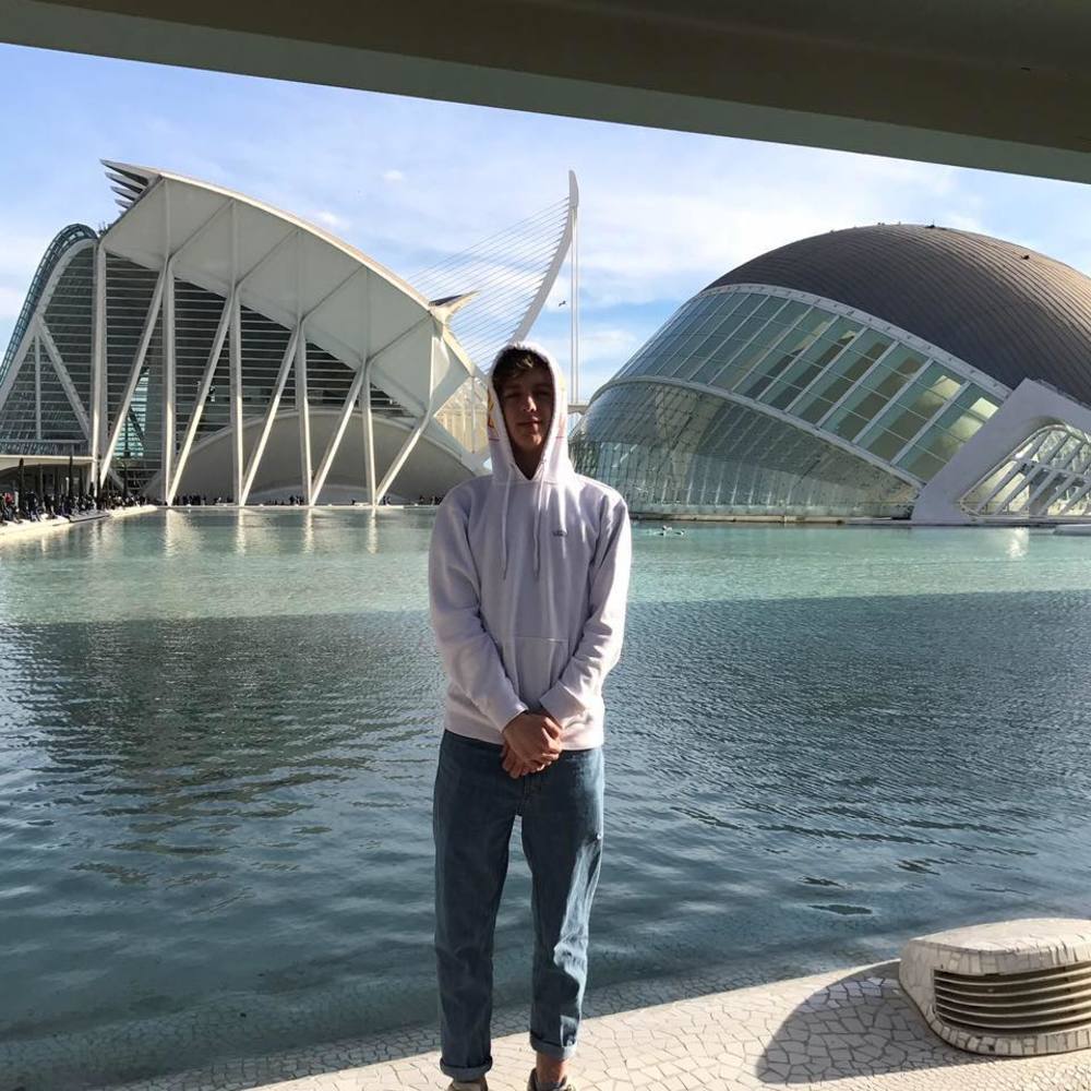 Meet your Posher, Diego